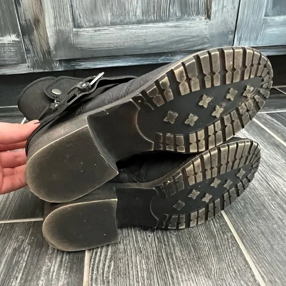 NWT SO Black Boots - Picture 7 of 9